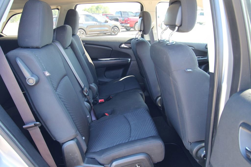 Used 2018 Dodge Journey SE FWD image 9