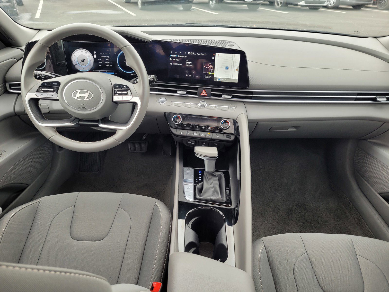 Used 2025 Hyundai Elantra SEL image 15