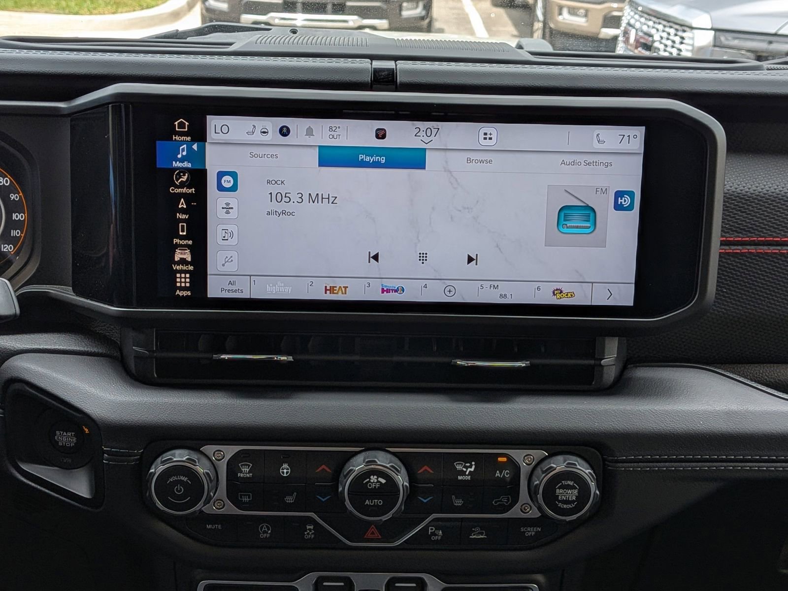 Used 2024 Jeep Wrangler Unlimited Rubicon image 10