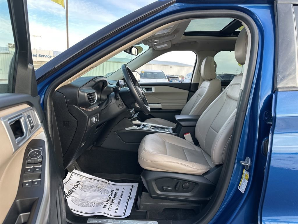 Used 2022 Ford Explorer Limited image 8