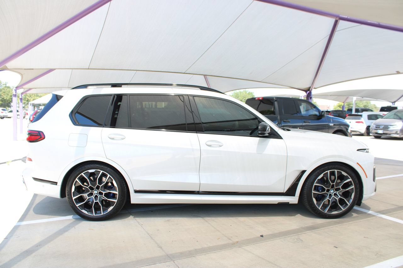 Used 2025 BMW X7 M60i AWD/4WD image 7
