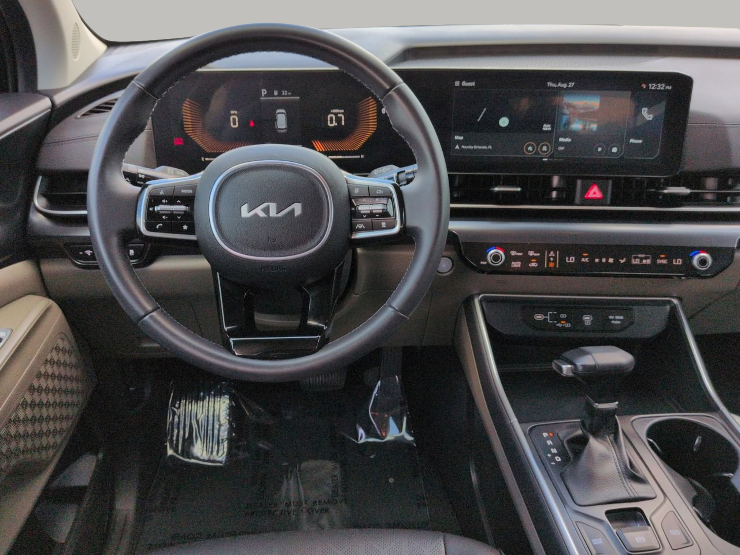 Used 2025 Kia Carnival FWD image 20