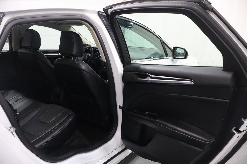 Used 2020 Ford Fusion Titanium image 16