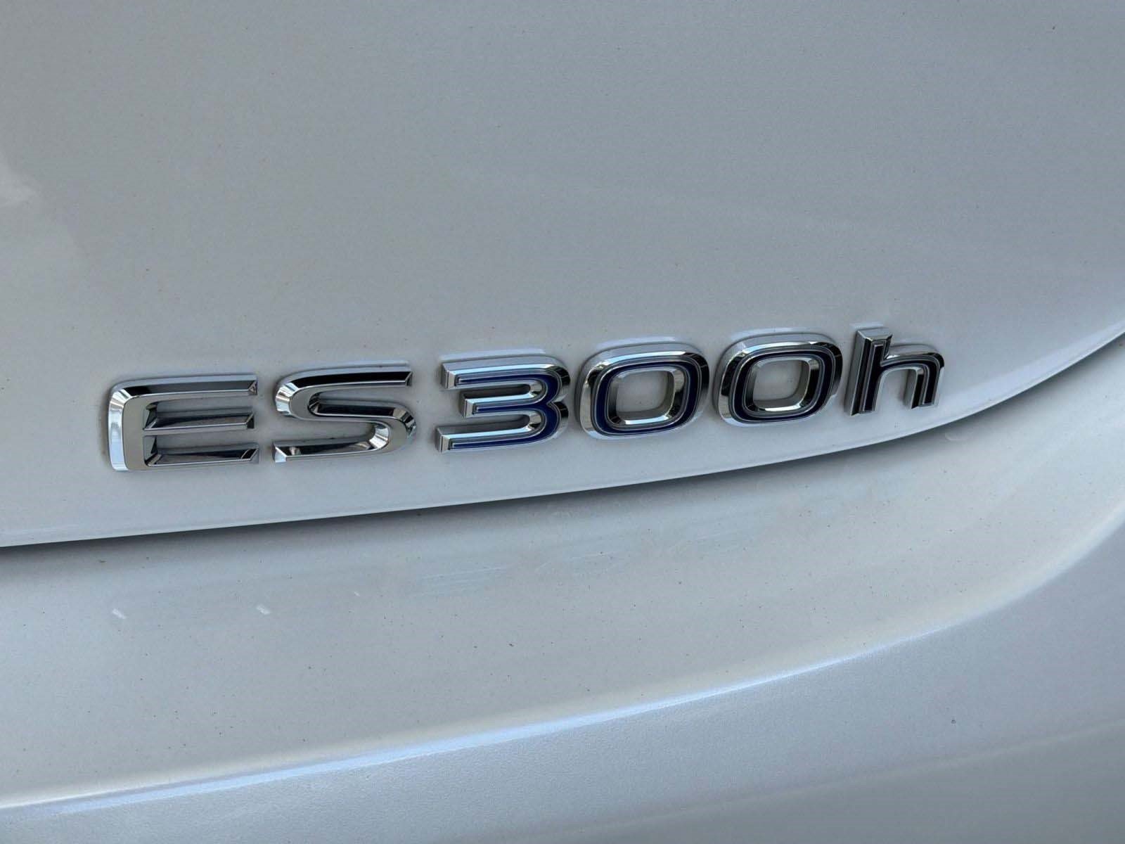 Used 2021 Lexus ES 300h w/ Accessory Package FWD image 33
