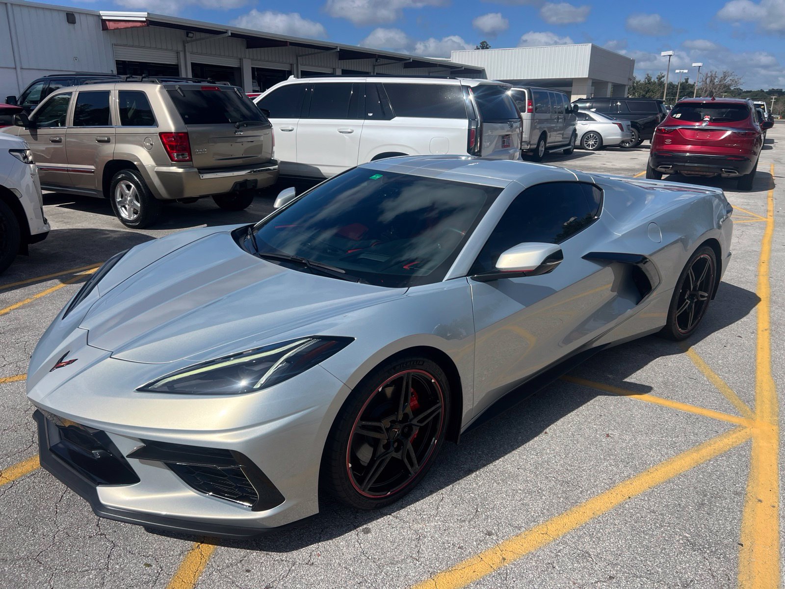 Used 2022 Chevrolet Corvette Stingray Preferred Cpe w/ Engine Appearance Package RWD image 1