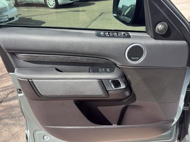 Used 2017 Land Rover Discovery HSE image 8