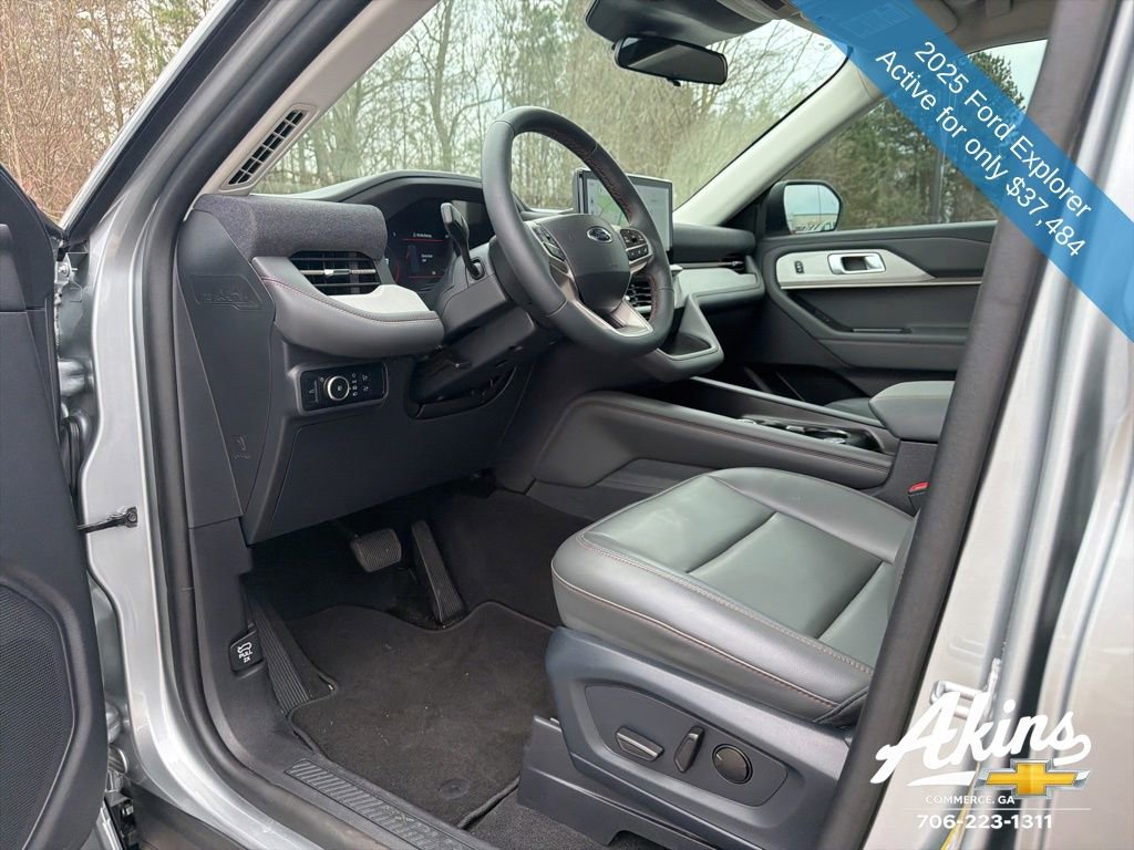 Used 2025 Ford Explorer Active w/ Active Comfort Package AWD/4WD image 14