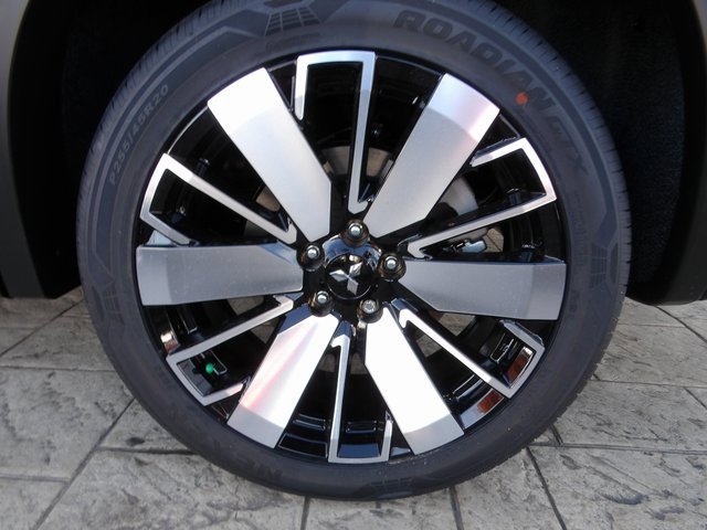 New 2025 Mitsubishi Outlander SE image 12