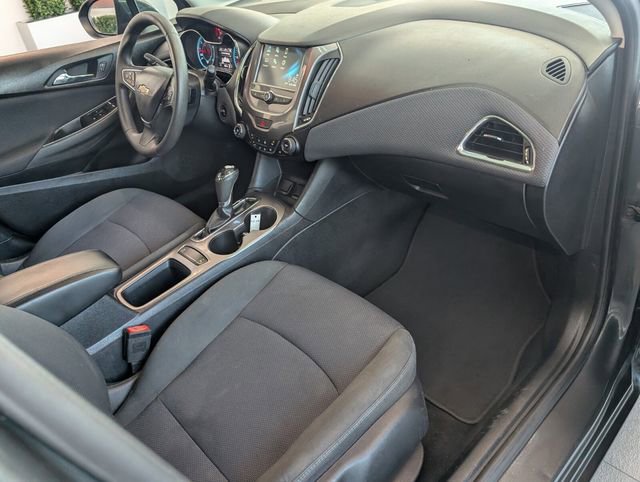 Used 2017 Chevrolet Cruze LT w/ Convenience Package image 14