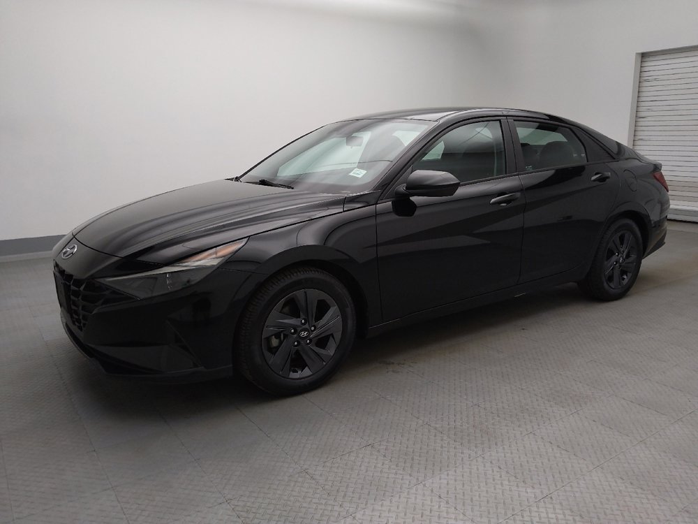 Used 2022 Hyundai Elantra SEL w/ Convenience Package FWD image 2