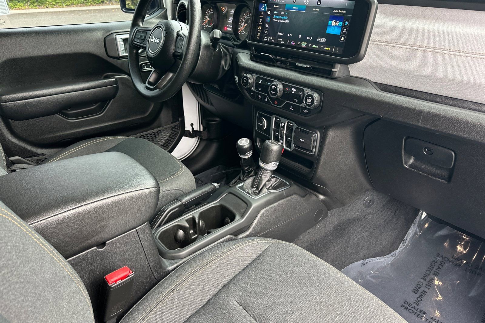 Used 2025 Jeep Gladiator Sport AWD/4WD image 14