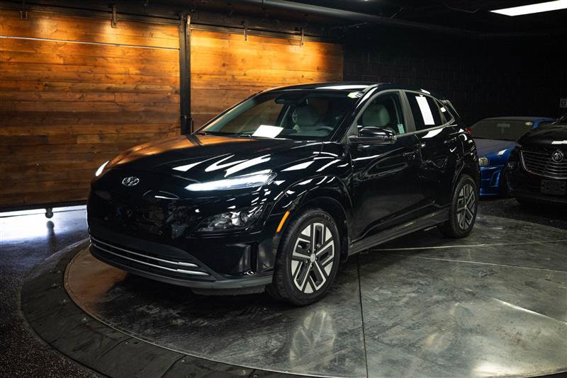 Used 2023 Hyundai Kona SE FWD image 2