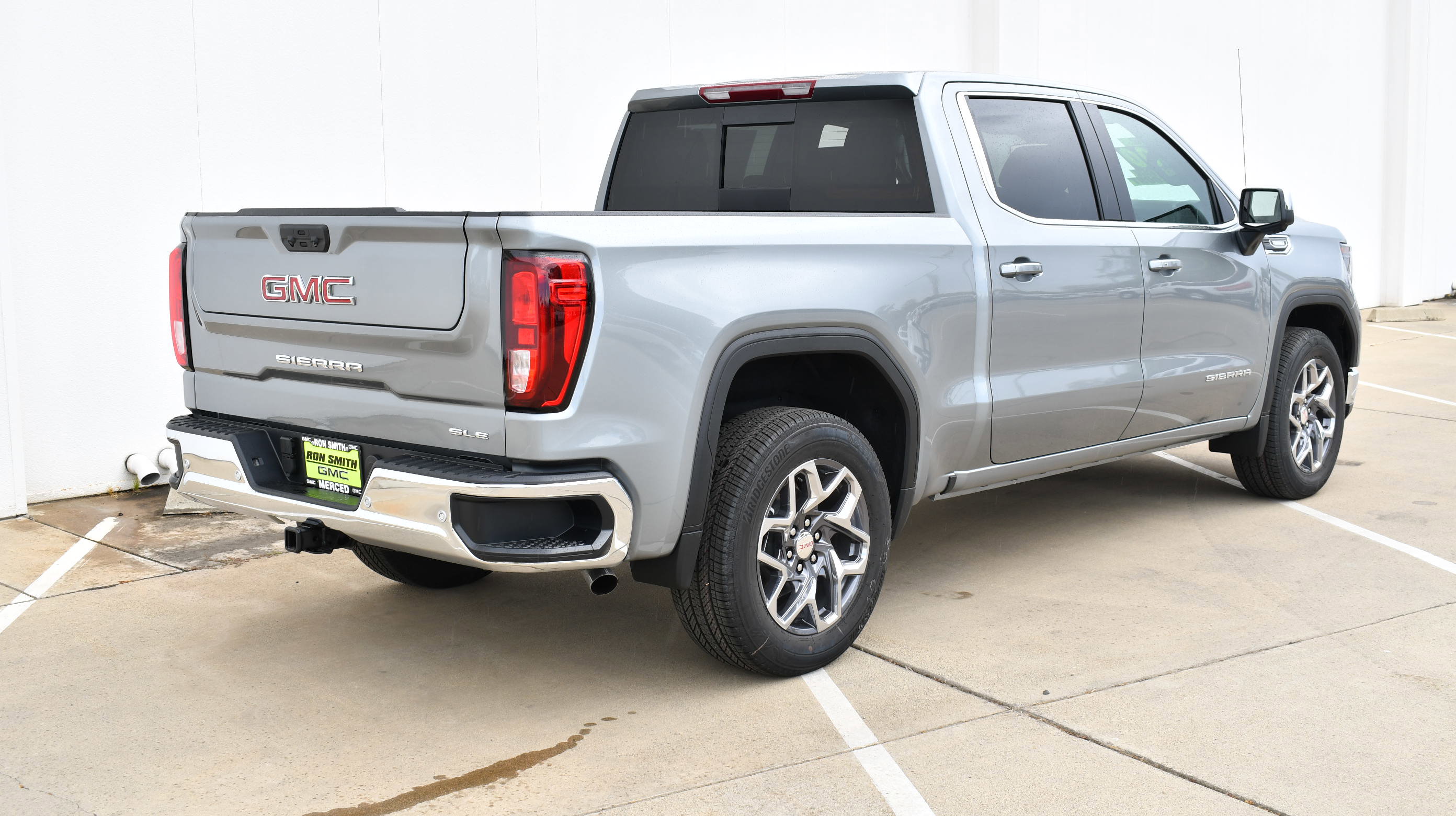New 2026 GMC Sierra 1500 SLE image 6