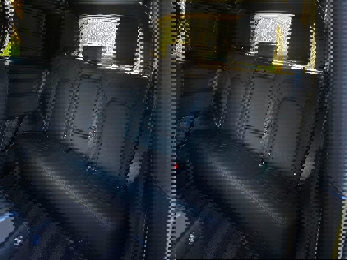 Used 2023 Land Rover Defender 110 75th Limited Edition image 17