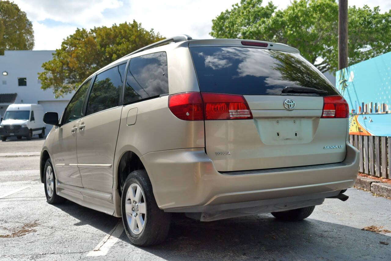 Used 2005 Toyota Sienna LE FWD image 12