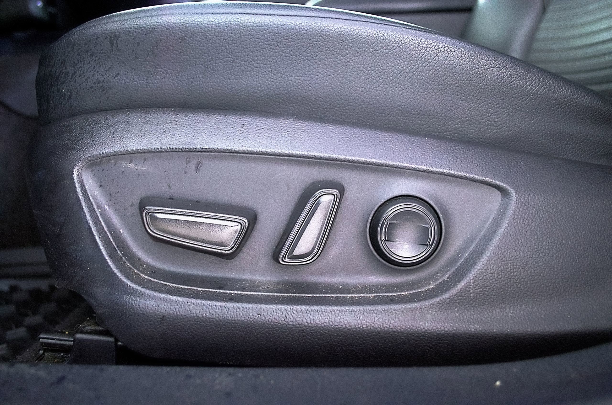 Used 2020 Toyota Camry SE FWD image 15
