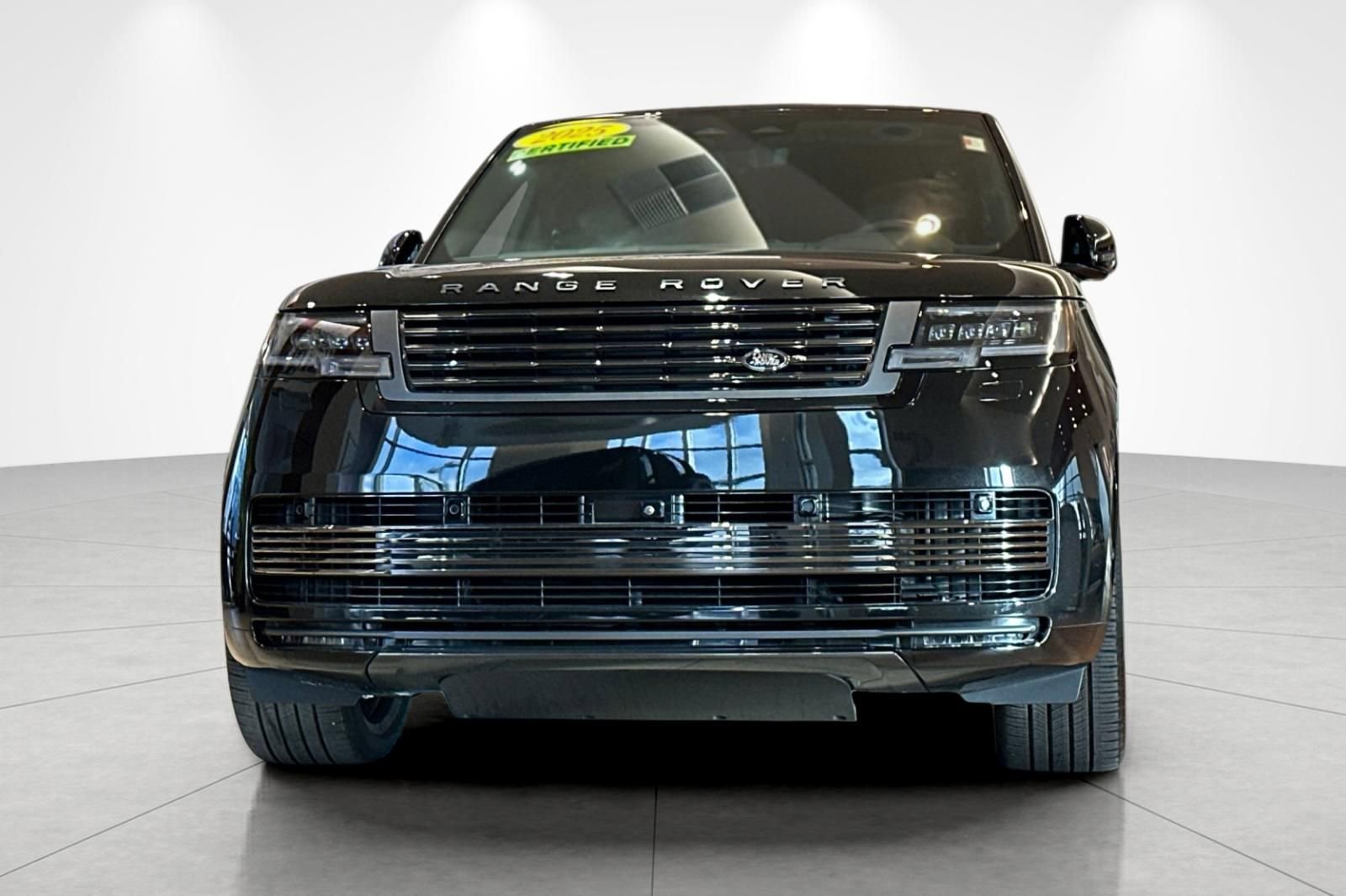 Used 2025 Land Rover Range Rover SV image 8