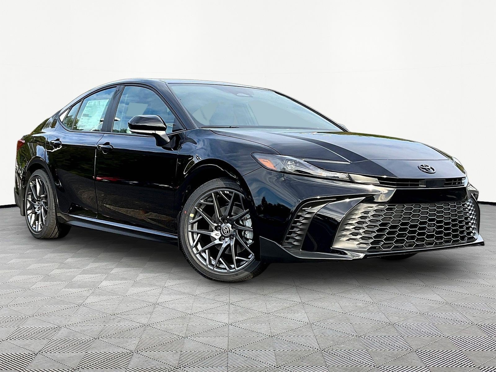 New 2026 Toyota Camry SE FWD image 3