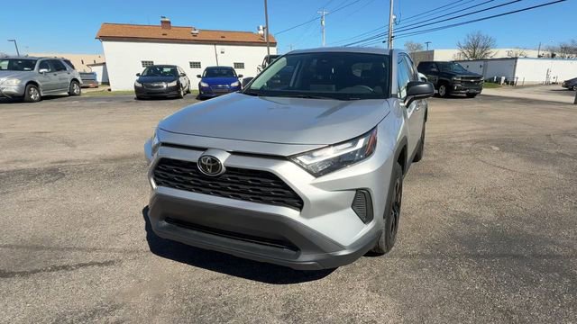 Used 2025 Toyota RAV4 LE image 3