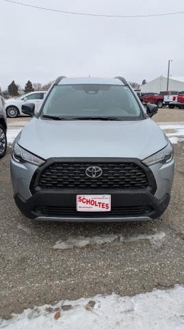 Used 2025 Toyota Corolla Cross LE image 5