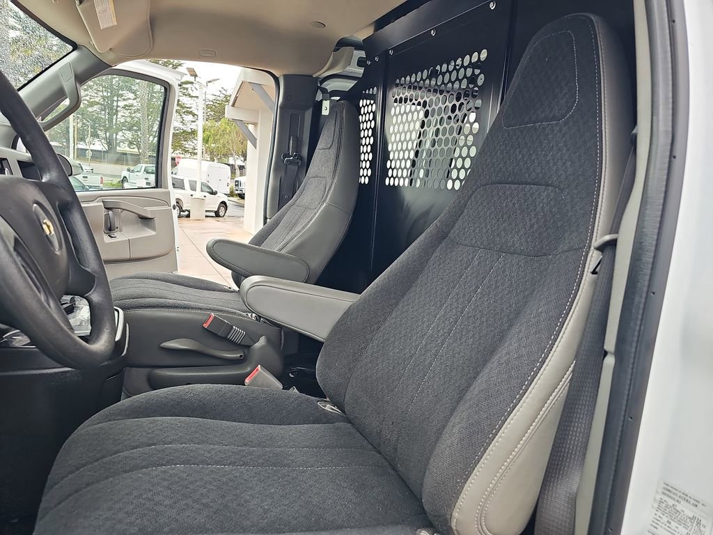 Used 2024 Chevrolet Express 2500 w/ Driver Convenience Package image 14