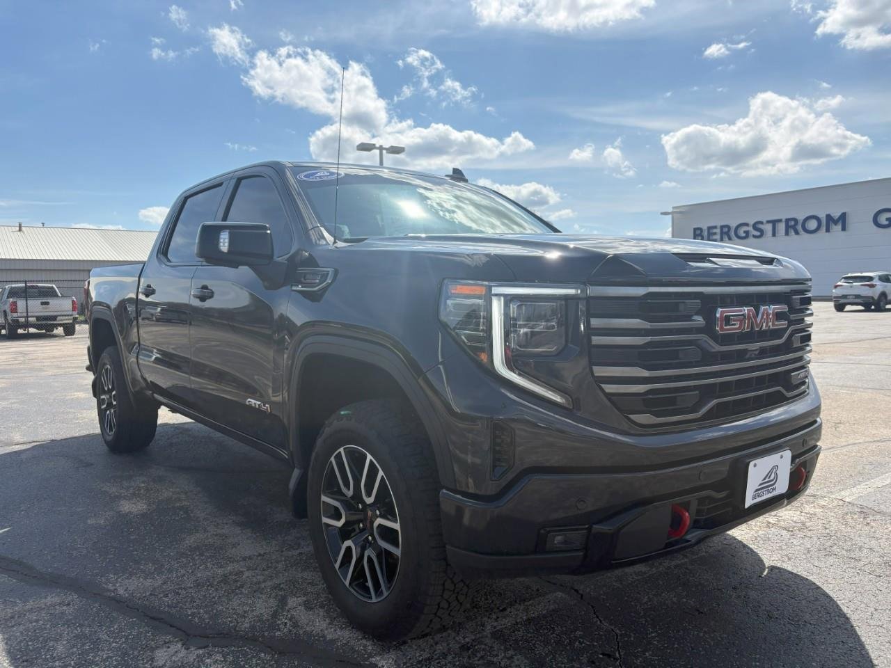 Used 2026 GMC Sierra 1500 AT4 w/ Technology Package image 1