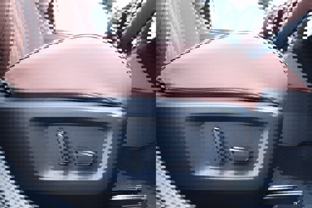 New 2025 Mitsubishi Outlander SEL image 18