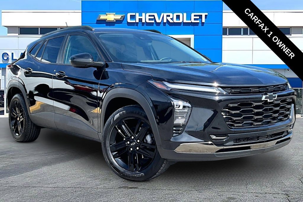 Used 2025 Chevrolet Trax ACTIV w/ Driver Confidence Package FWD image 1