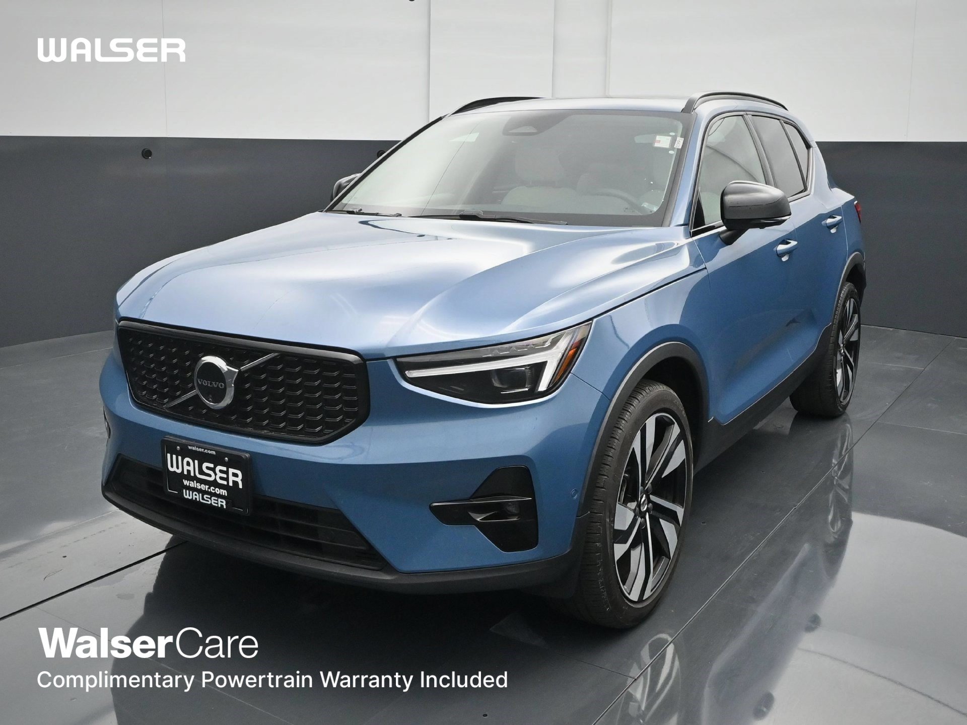 Used 2025 Volvo XC40 B5 Ultra w/ Climate Package AWD/4WD image 1
