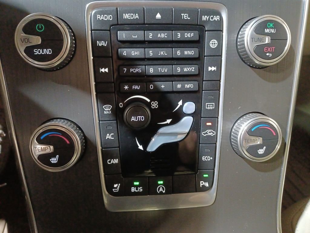 Used 2015 Volvo V60 T5 Premier image 17