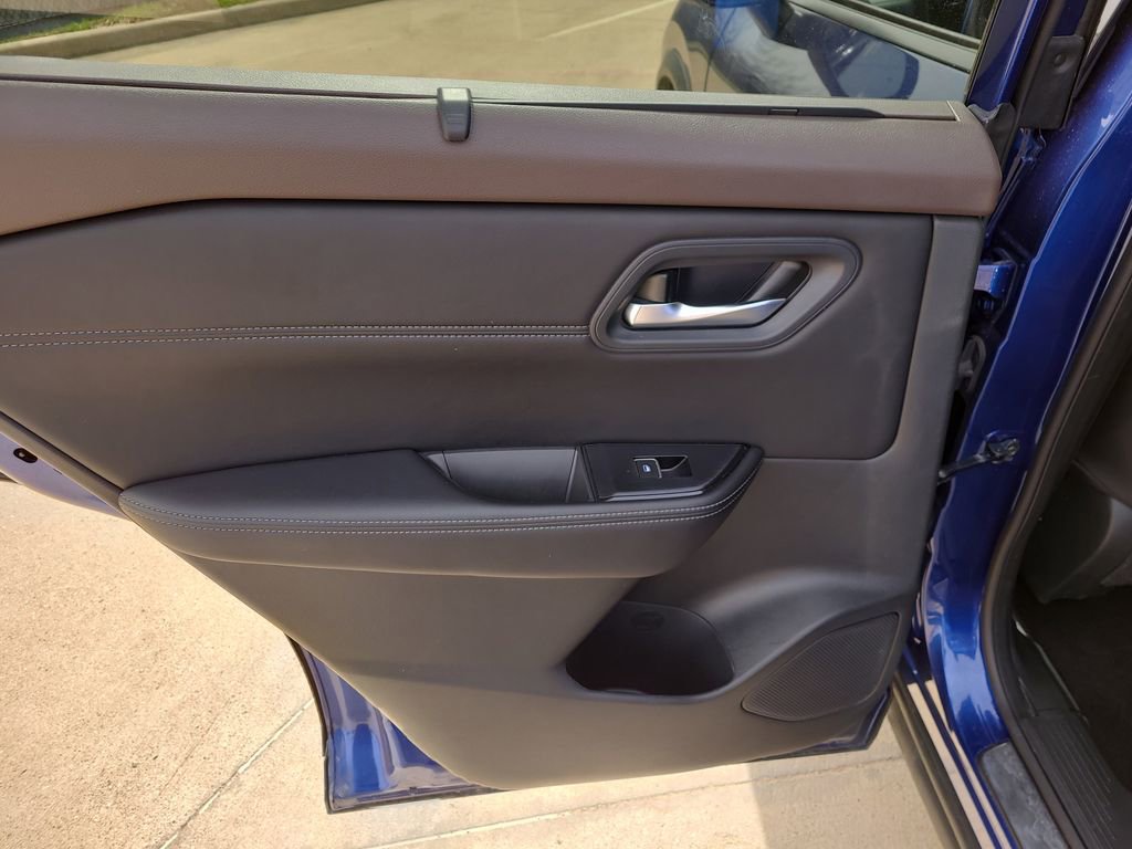 Used 2023 Nissan Rogue SL w/ SL Premium Package AWD/4WD image 14