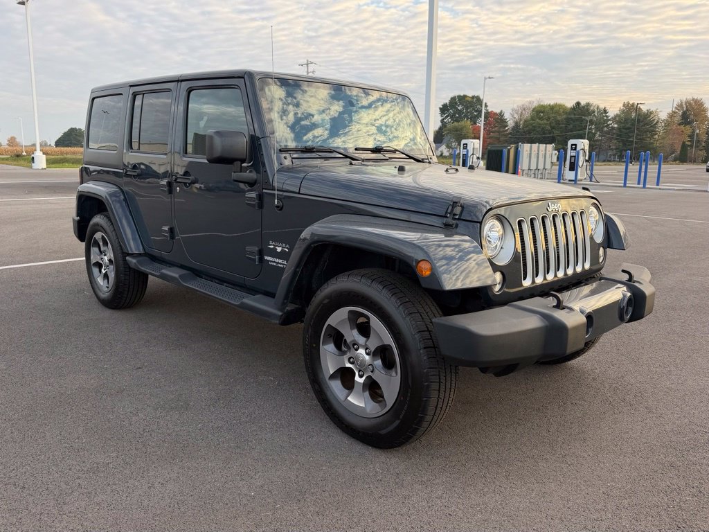 Used 2017 Jeep Wrangler Unlimited Sahara w/ Connectivity Group AWD/4WD image 4