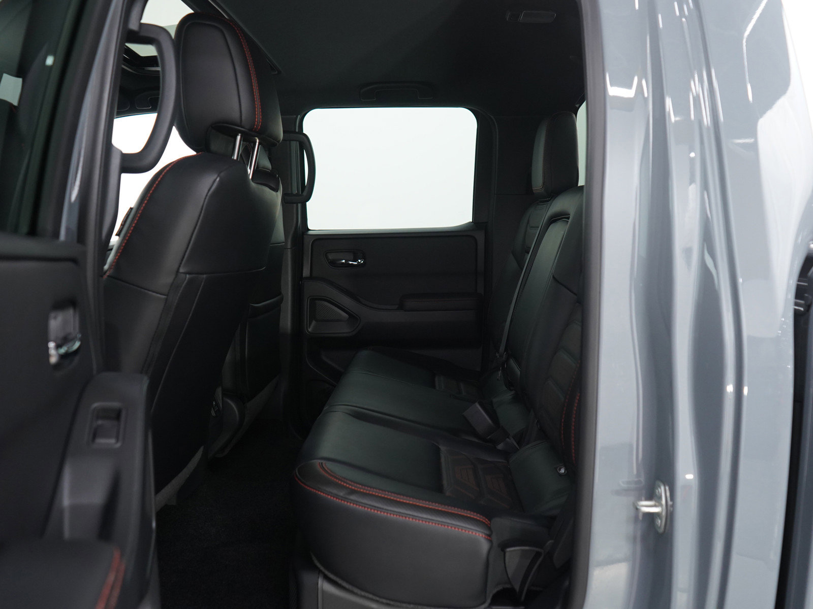 Used 2025 Nissan Frontier PRO-4X w/ Pro Premium Package image 16