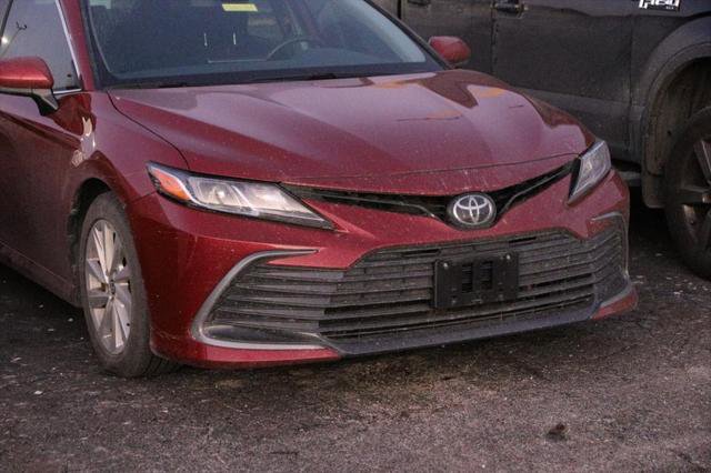 Certified 2022 Toyota Camry LE image 2