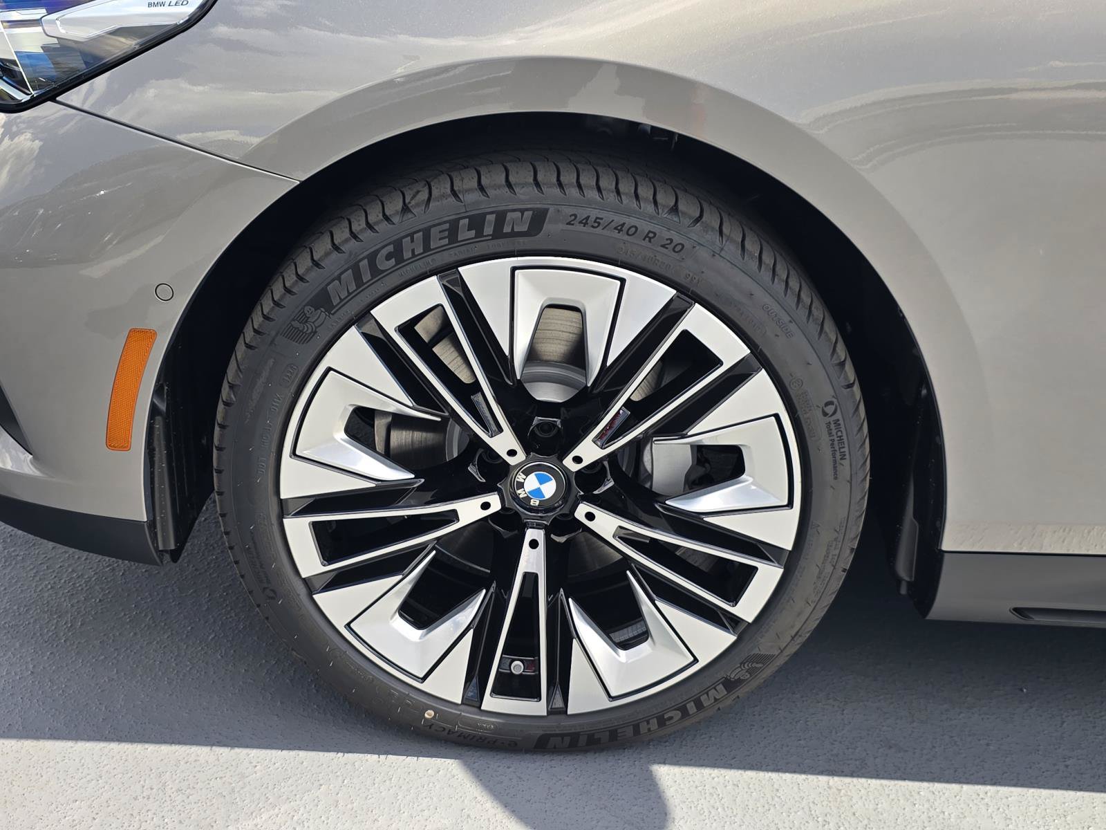New 2026 BMW 530i xDrive w/ Executive Package AWD/4WD image 6