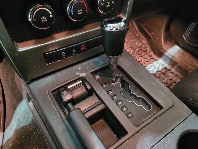 Used 2012 Jeep Liberty Sport image 29