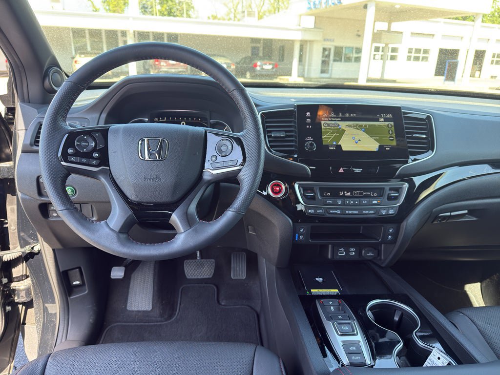 Used 2025 Honda Passport Black Edition image 23