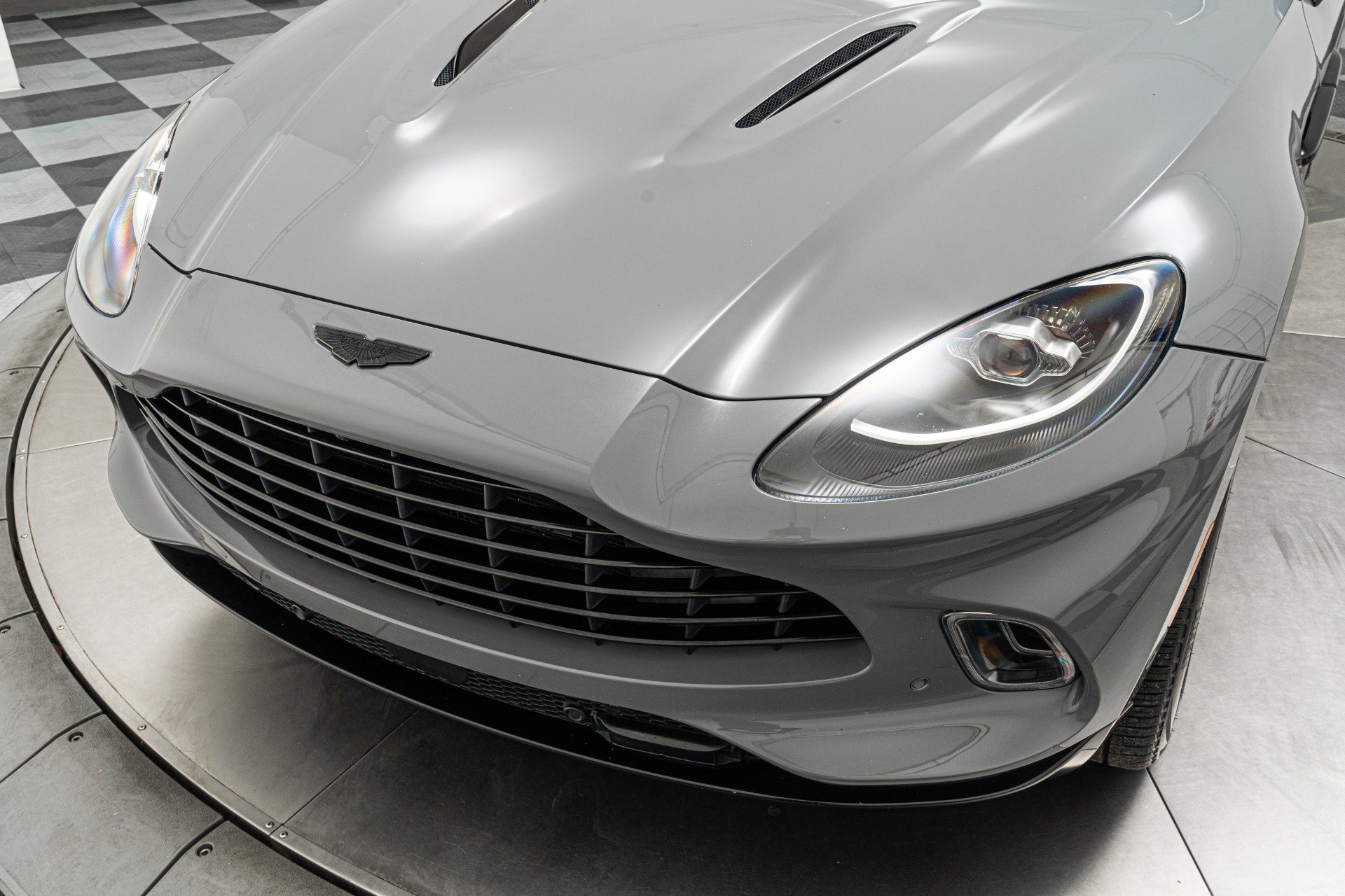 Used 2021 Aston Martin DBX image 34