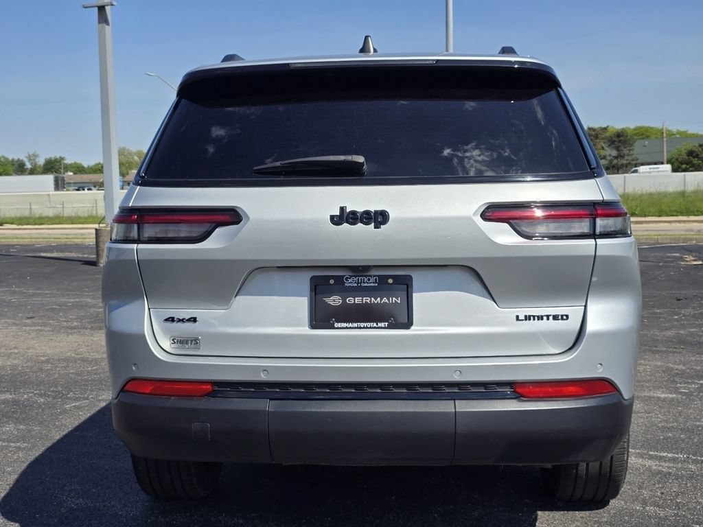 Used 2024 Jeep Grand Cherokee L Limited w/ Black Appearance Package AWD/4WD image 16