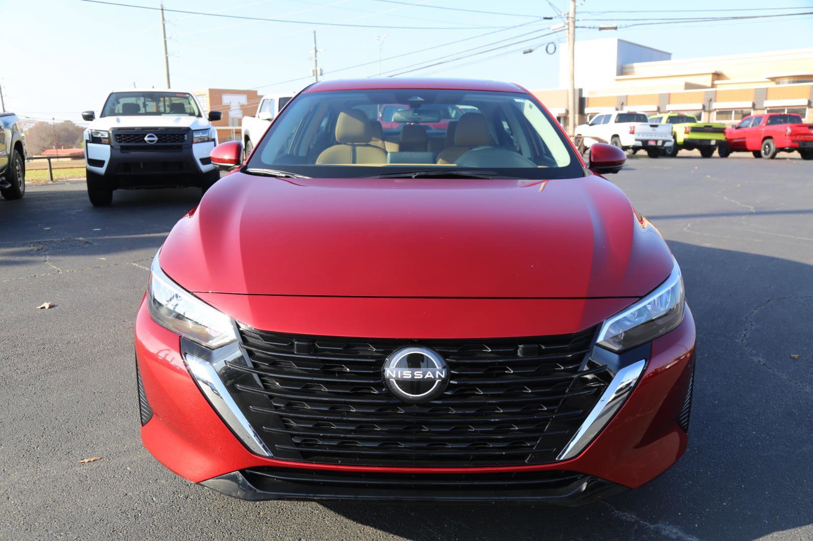 Used 2025 Nissan Sentra SV w/ SV Premium Package image 2