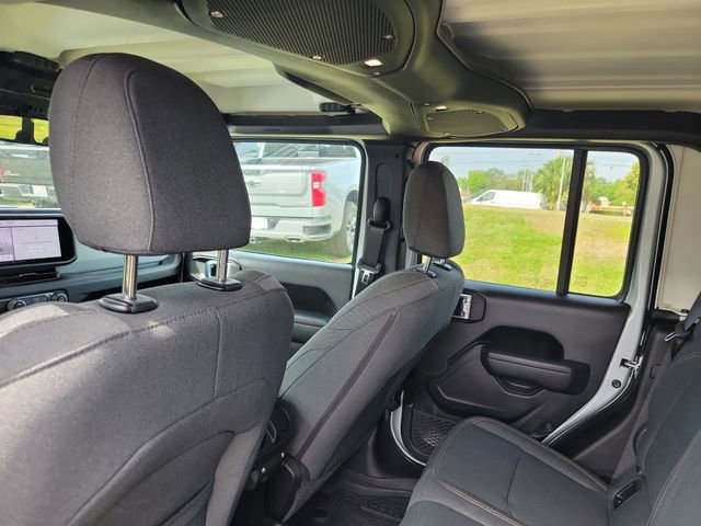 Used 2024 Jeep Gladiator Sport image 24