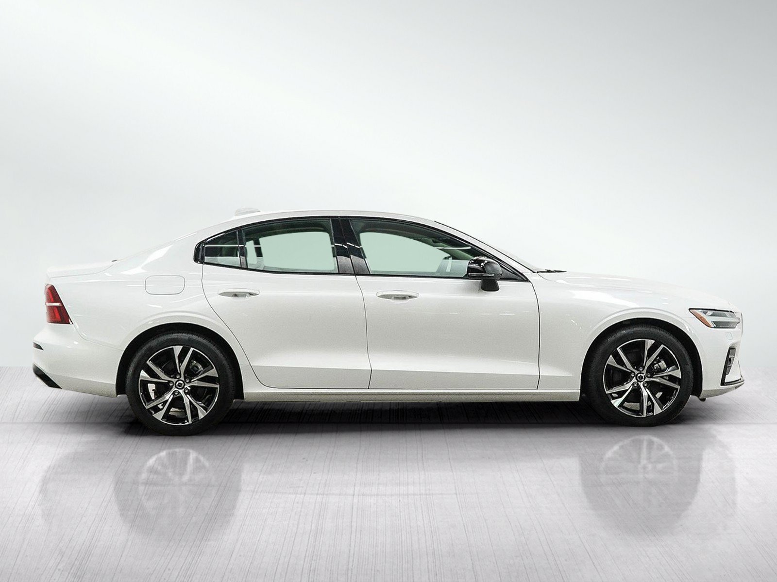 Used 2025 Volvo S60 B5 Core AWD/4WD image 6