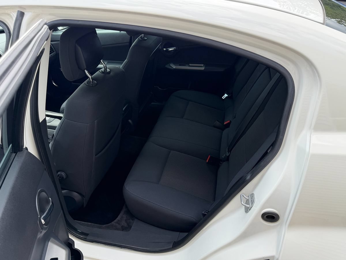 Used 2010 Dodge Avenger Express FWD image 5