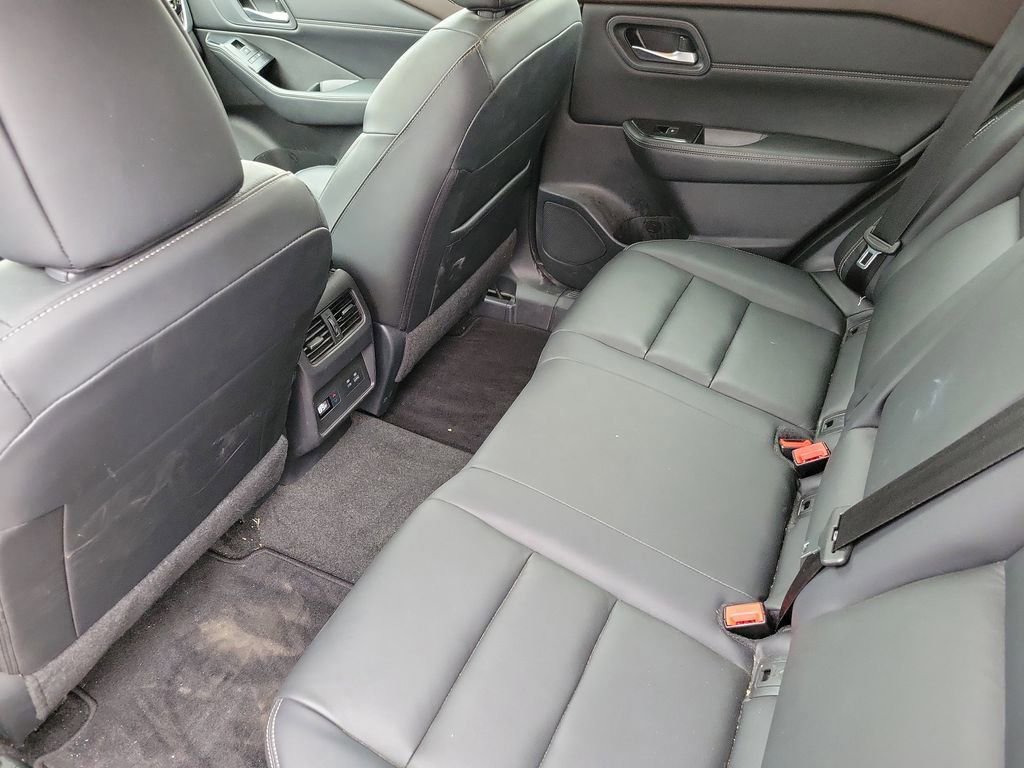 Used 2023 Nissan Rogue SL w/ SL Premium Package image 8