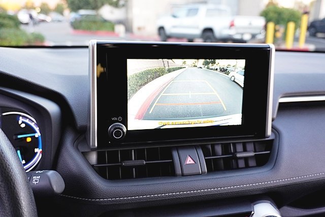 Used 2025 Toyota RAV4 LE image 27
