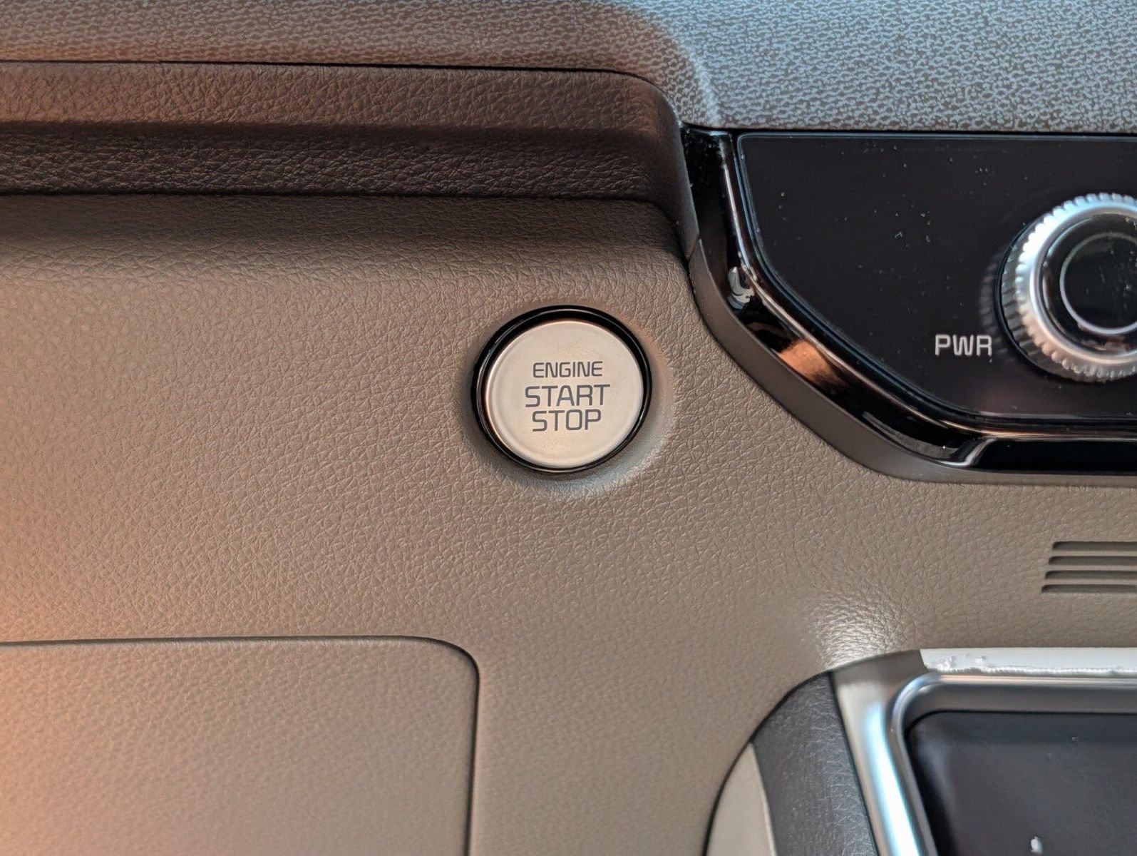 New 2026 Kia Carnival EX FWD image 6