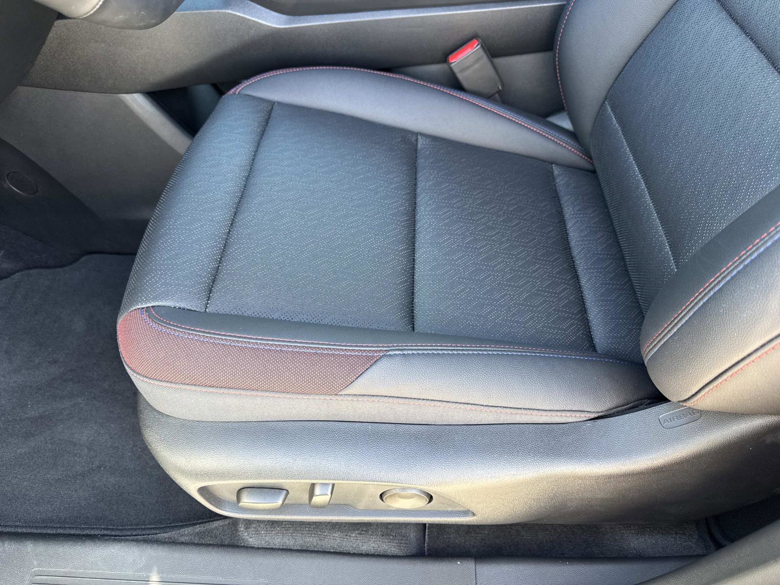 Used 2025 Chevrolet Equinox RS image 19