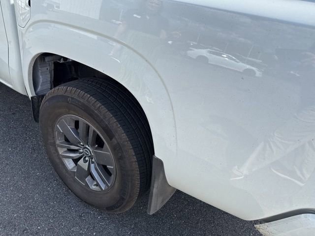 Used 2025 Nissan Frontier SV image 18