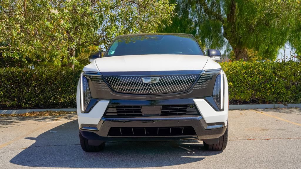 New 2025 Cadillac Escalade IQ Sport 2 w/ LPO, ONYX Package image 4