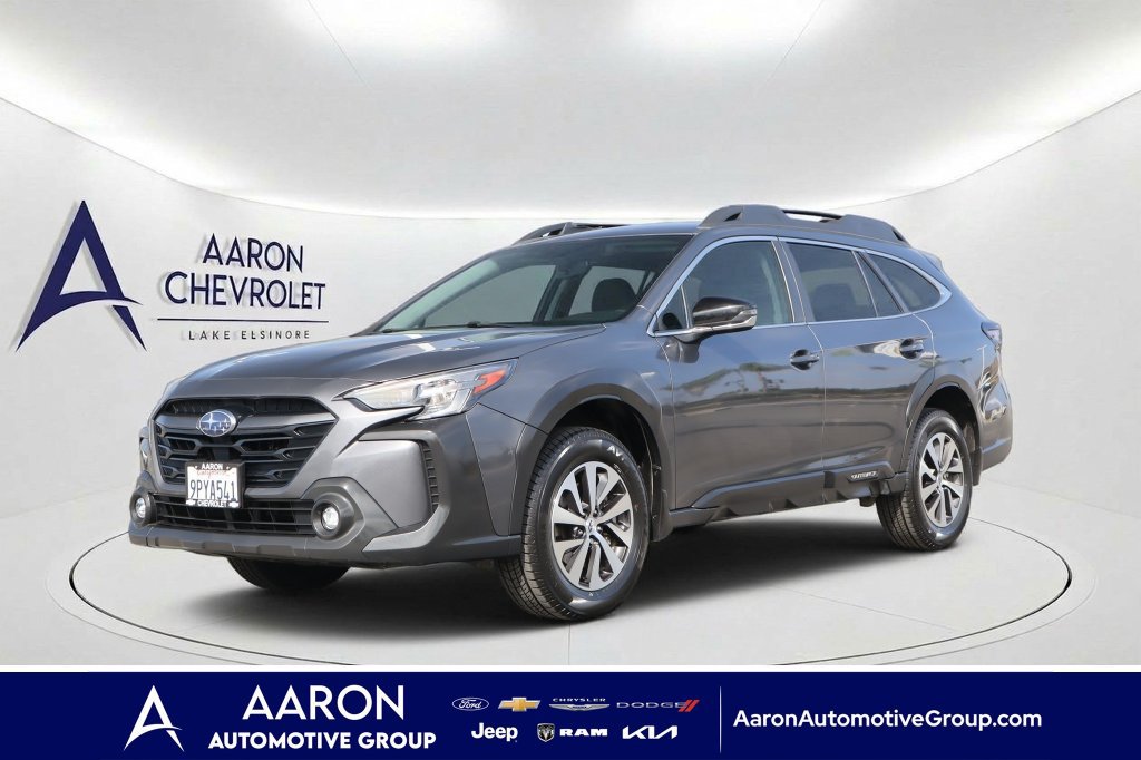 Used 2025 Subaru Outback Premium AWD/4WD image 1